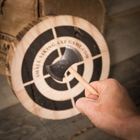 THE SMALL VIKING AXE THROWING GAME